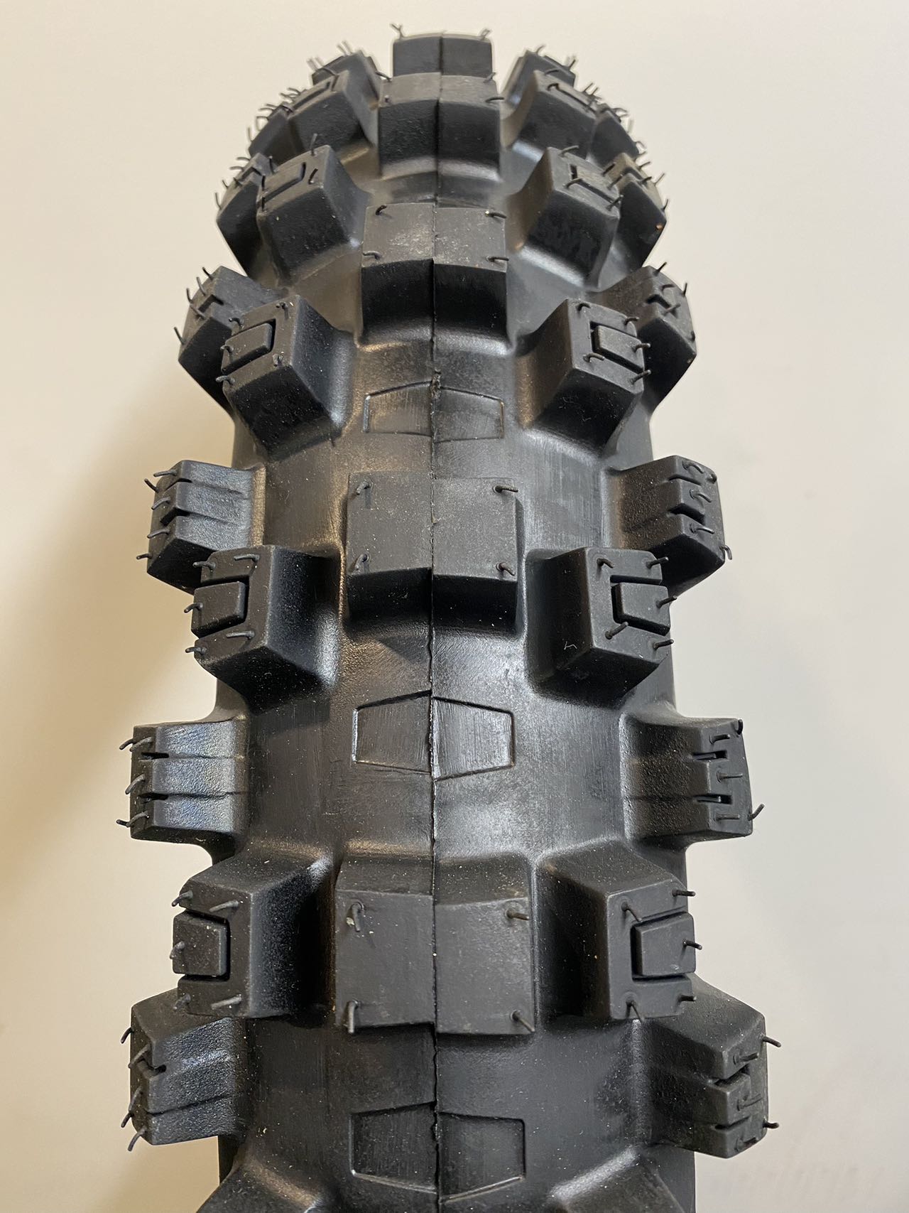 KV 7568 | 19" Rear Tyre | 110/90-19